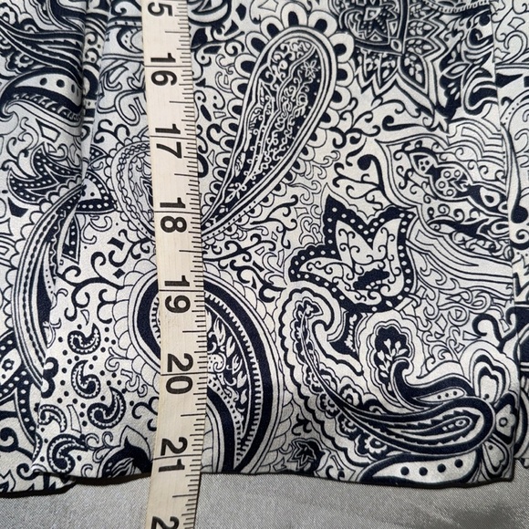 J Crew 100% Silk Navy & Ivory Paisley Pleated A-Line Midi Skirt Fully Lined Sz 6 - Picture 6 of 12